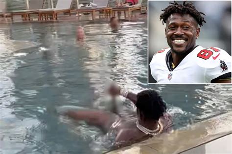 antonio brown pool video twitter|Video: Antonio Brown exposes himself to stunned guests in hotel。